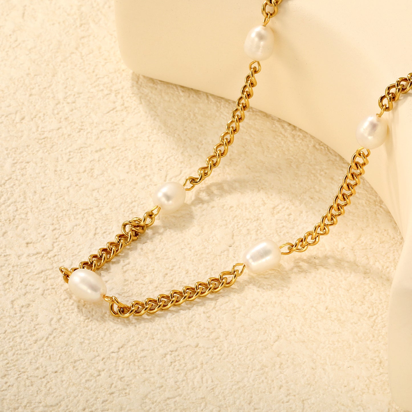 Collar BESHA