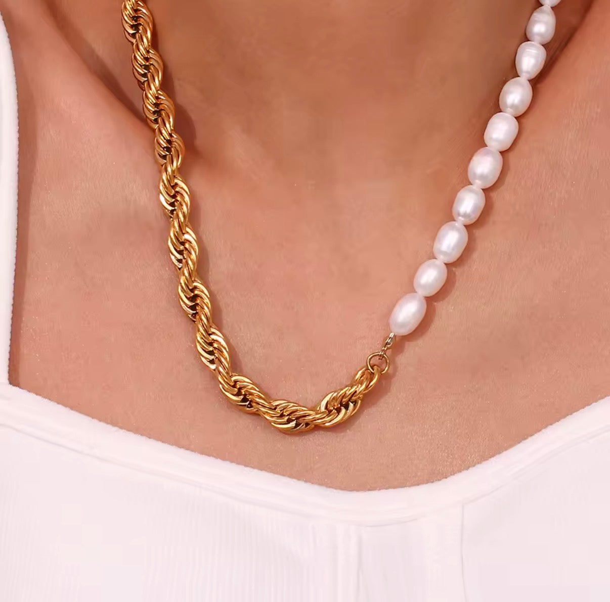 Collar CALYRA