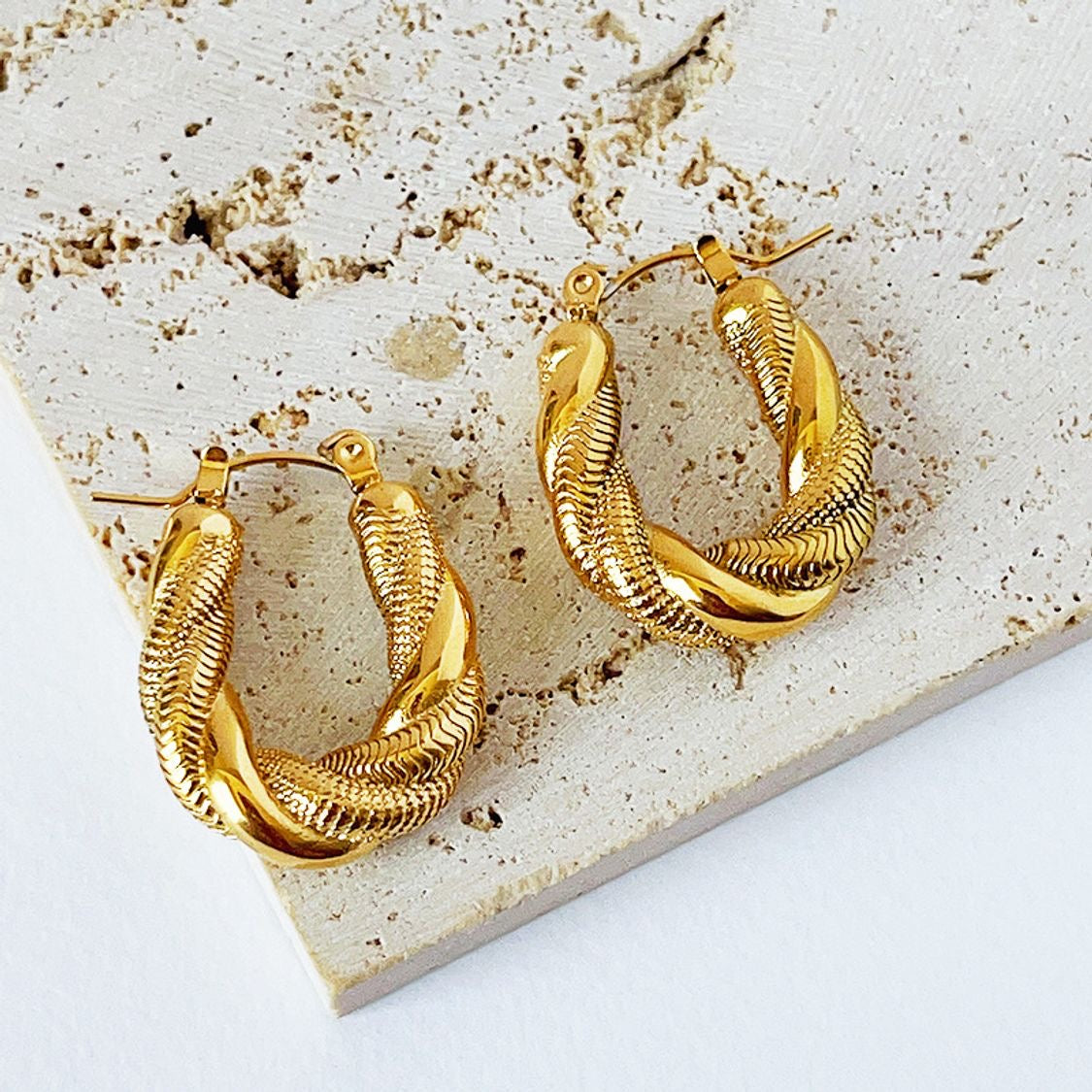 Aretes VOGA